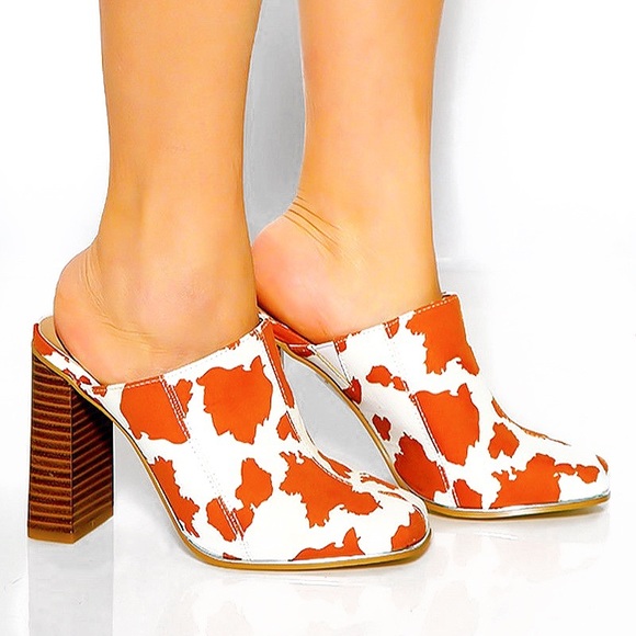 π‘ WHITE FAUX LEATHER STITCHED CHUNKY HEEL MULES! - Picture 15 of 16